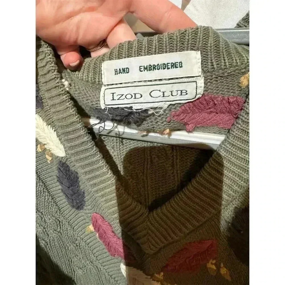 Vintage Izod Club Green VNeck Hand Embroidered Chunky Sweater Unisex Cottagecore - Picture 4 of 7